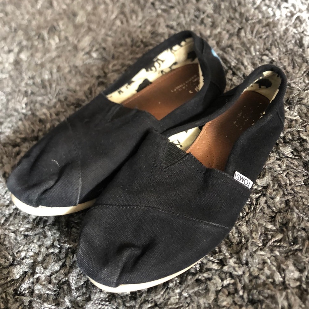 Toms